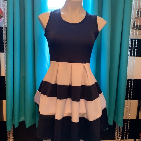 Little girls dress - Picture 4 of 5